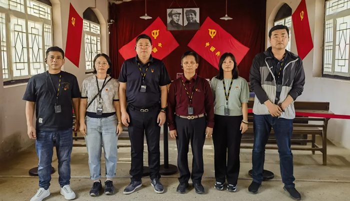 重温党史记忆，追寻红色足迹--如意手机平台_如意（中国）党支部组织参观红色基地